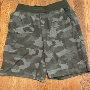 Lulu cameo athletic shorts